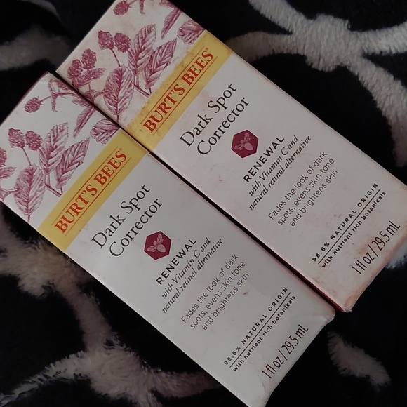 Burts Bees Skincare Lot Of Two Burts Bees Dark Spot Corrector